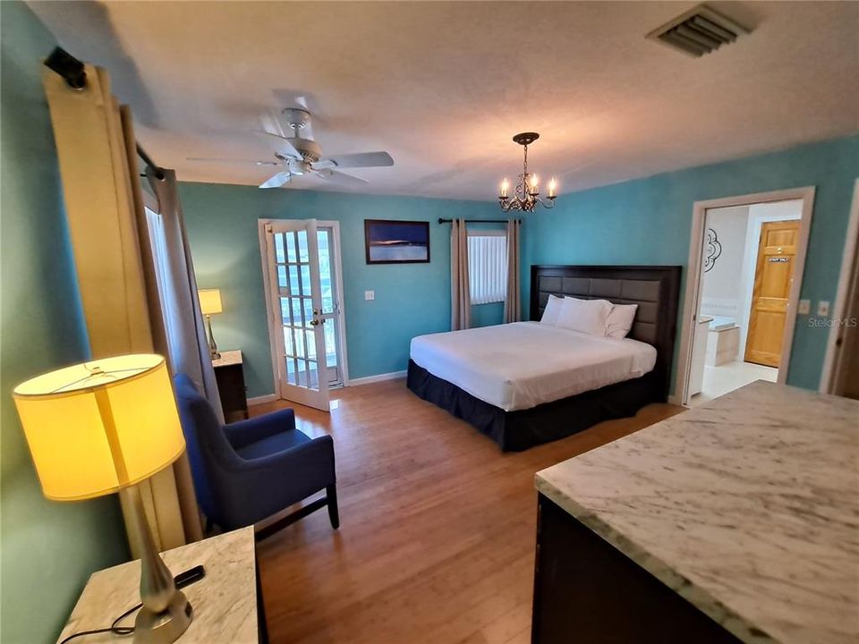 For Sale: $1,500,000 (5 beds, 5 baths, 3500 Square Feet)