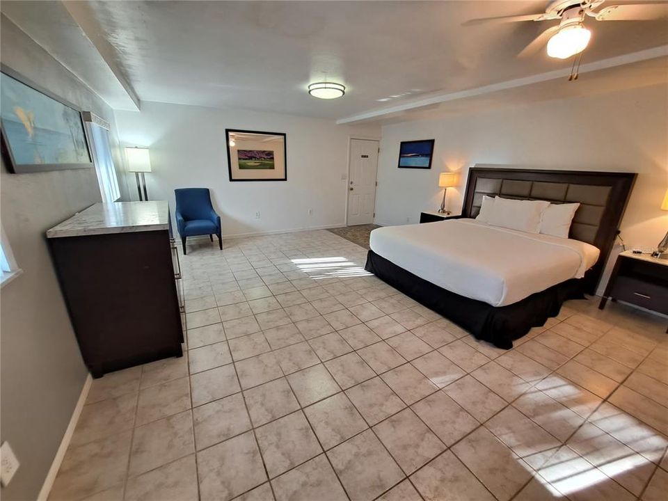 For Sale: $1,500,000 (5 beds, 5 baths, 3500 Square Feet)