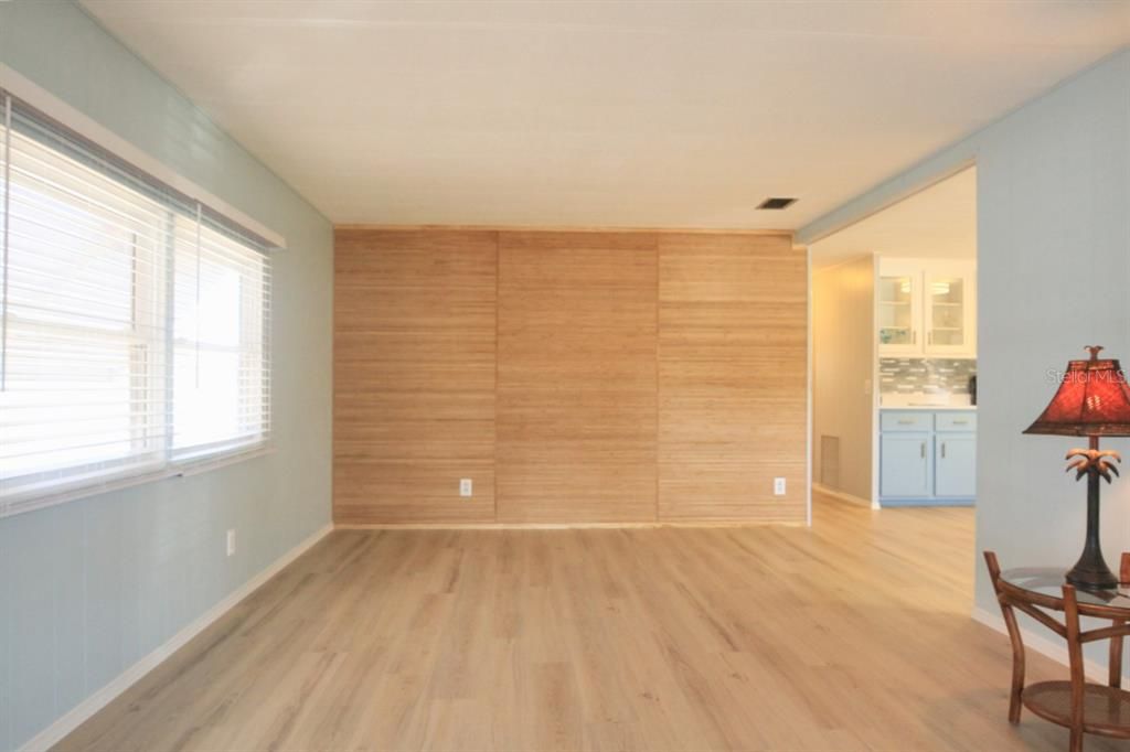 Active With Contract: $168,409 (2 beds, 2 baths, 1152 Square Feet)