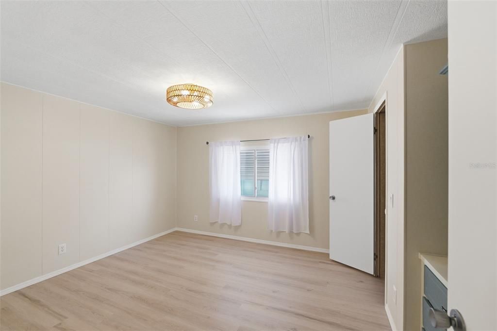 Active With Contract: $168,409 (2 beds, 2 baths, 1152 Square Feet)