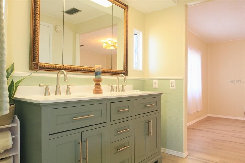 Active With Contract: $168,409 (2 beds, 2 baths, 1152 Square Feet)