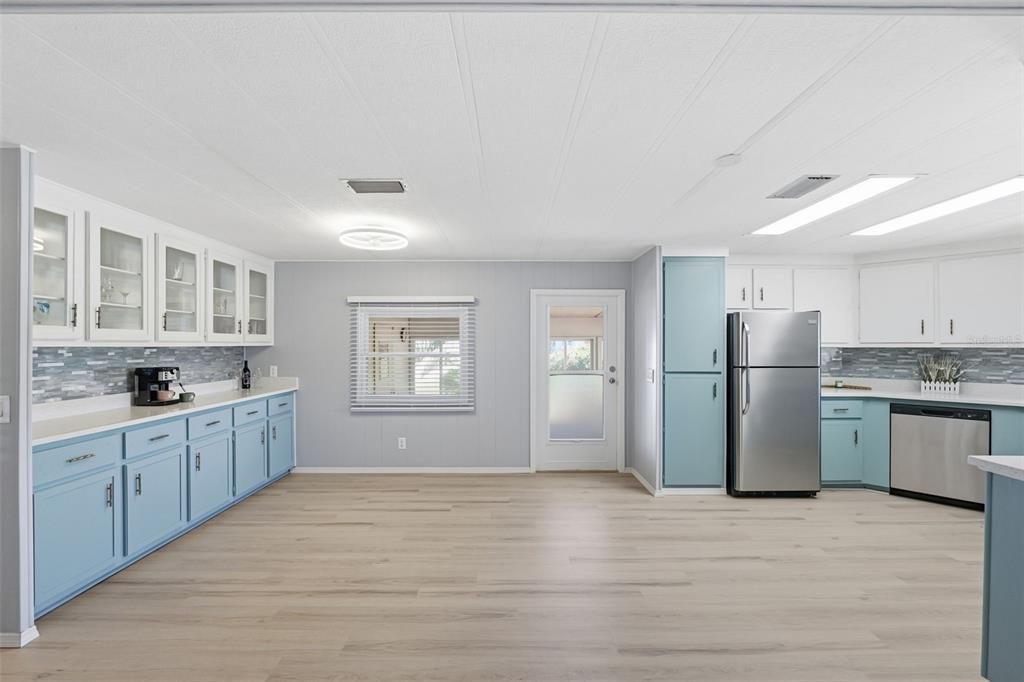 Active With Contract: $168,409 (2 beds, 2 baths, 1152 Square Feet)