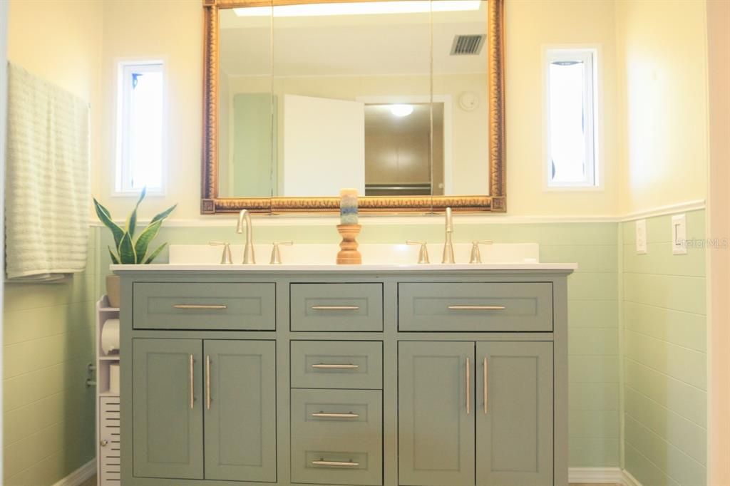 Active With Contract: $168,409 (2 beds, 2 baths, 1152 Square Feet)