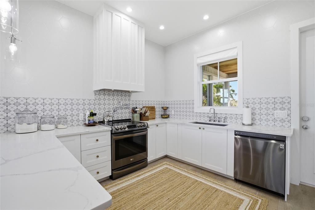 For Sale: $1,250,000 (3 beds, 2 baths, 1680 Square Feet)