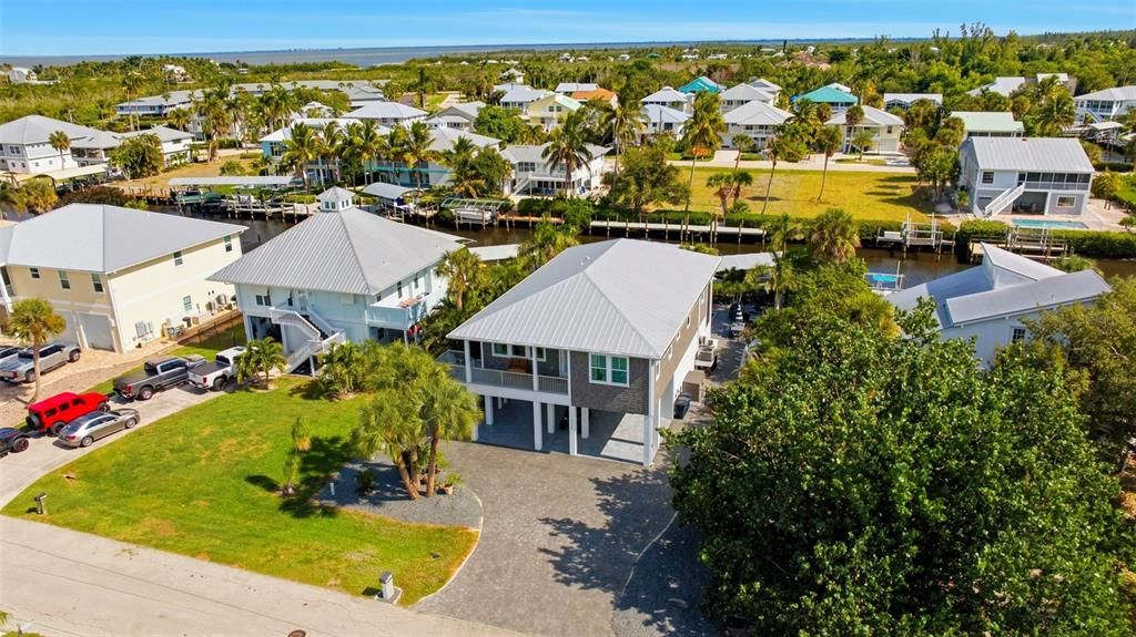 For Sale: $1,250,000 (3 beds, 2 baths, 1680 Square Feet)