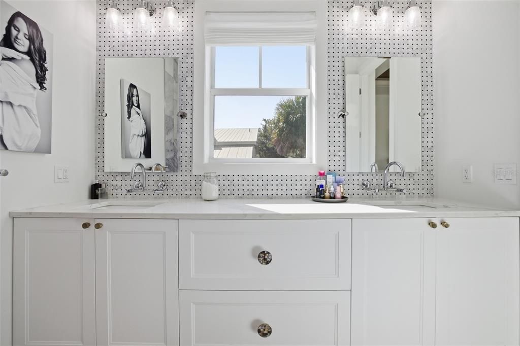 For Sale: $1,250,000 (3 beds, 2 baths, 1680 Square Feet)