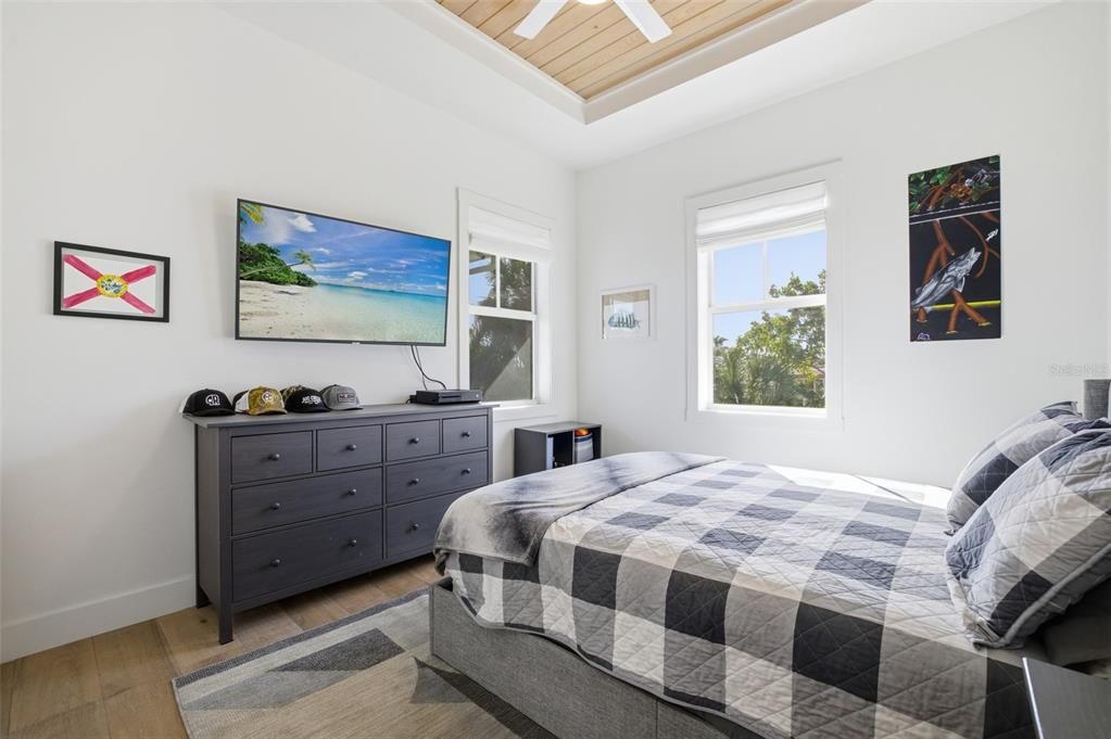 For Sale: $1,250,000 (3 beds, 2 baths, 1680 Square Feet)