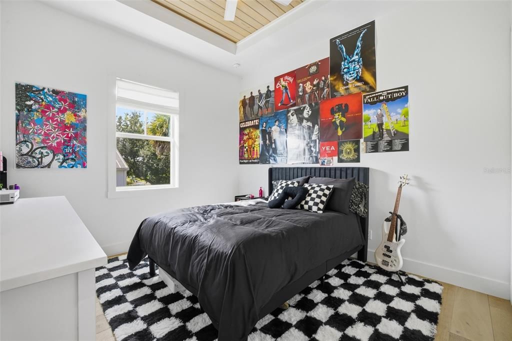 For Sale: $1,250,000 (3 beds, 2 baths, 1680 Square Feet)