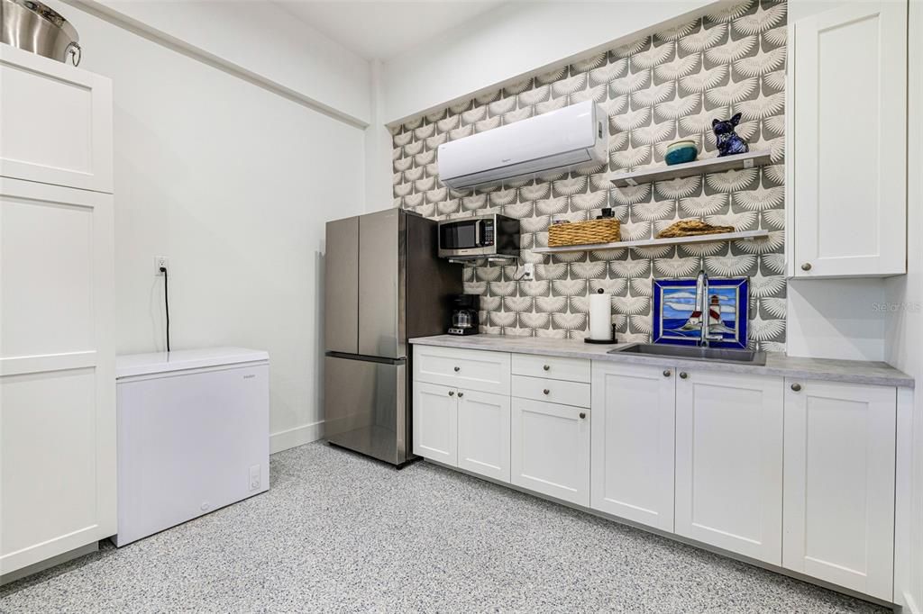 For Sale: $1,250,000 (3 beds, 2 baths, 1680 Square Feet)