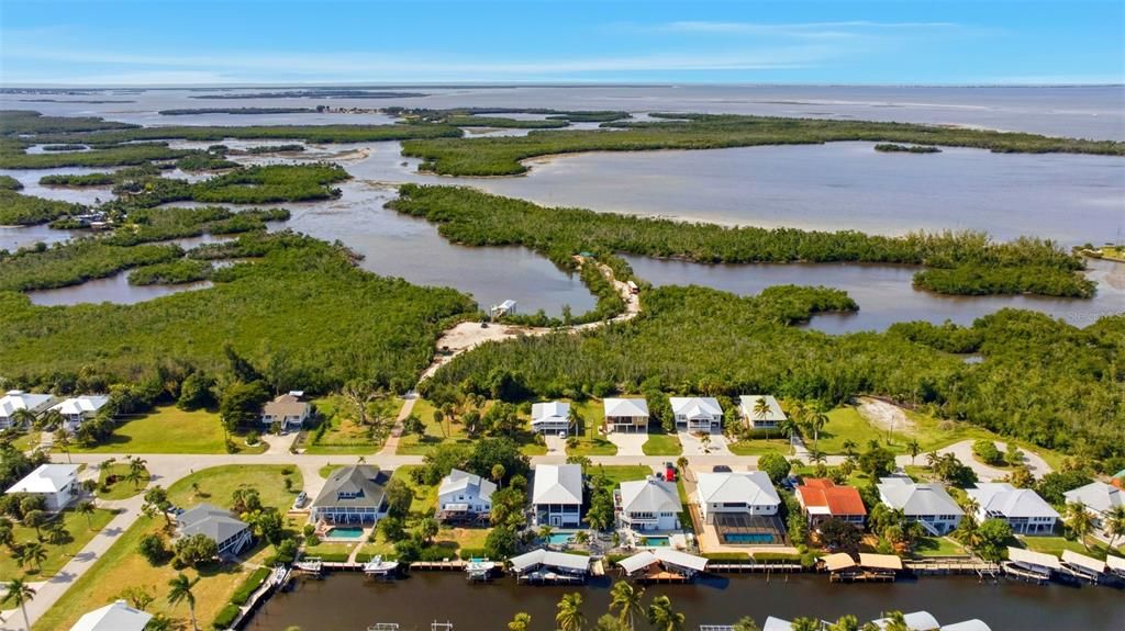 For Sale: $1,250,000 (3 beds, 2 baths, 1680 Square Feet)