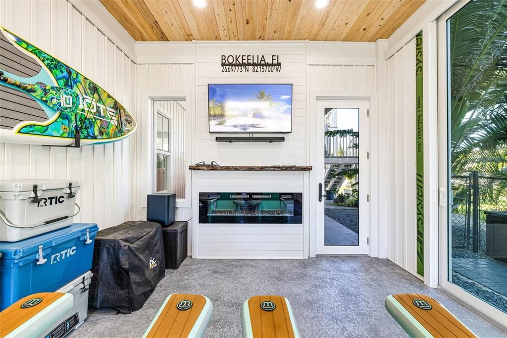 For Sale: $1,250,000 (3 beds, 2 baths, 1680 Square Feet)