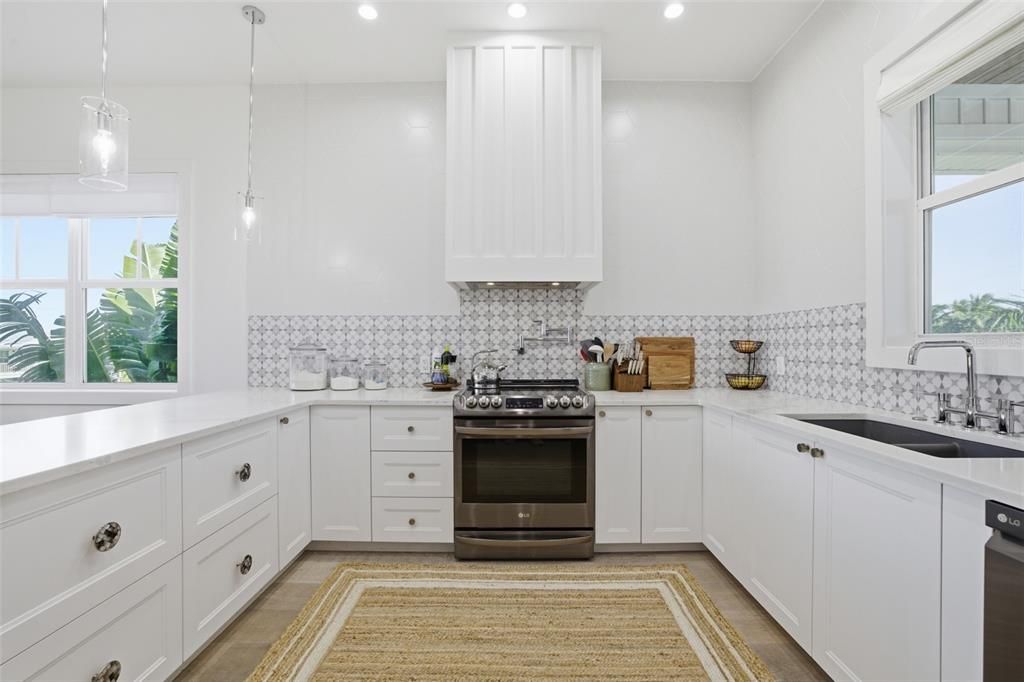 For Sale: $1,250,000 (3 beds, 2 baths, 1680 Square Feet)