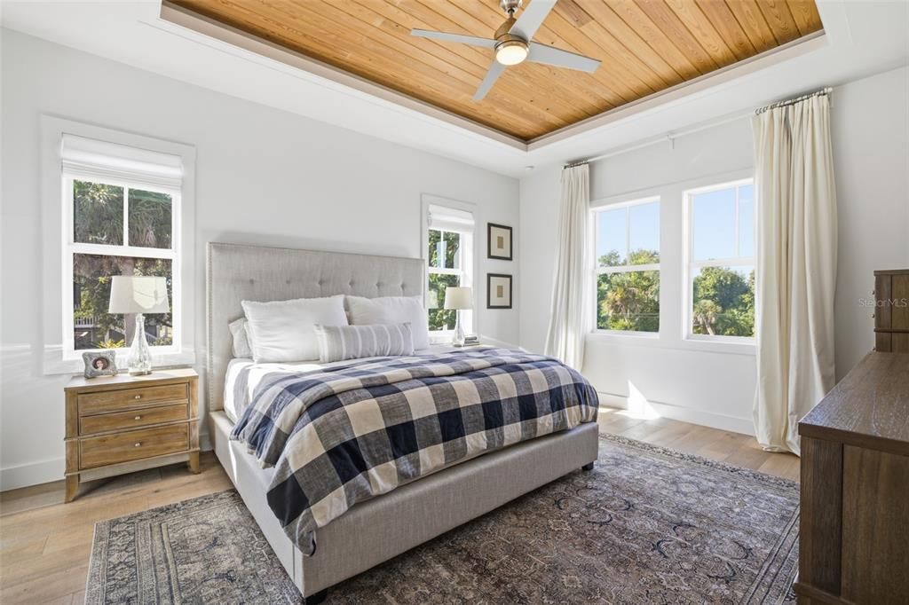 For Sale: $1,250,000 (3 beds, 2 baths, 1680 Square Feet)