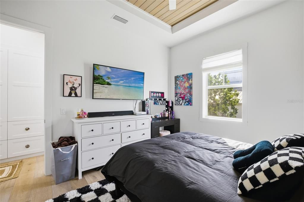 For Sale: $1,250,000 (3 beds, 2 baths, 1680 Square Feet)