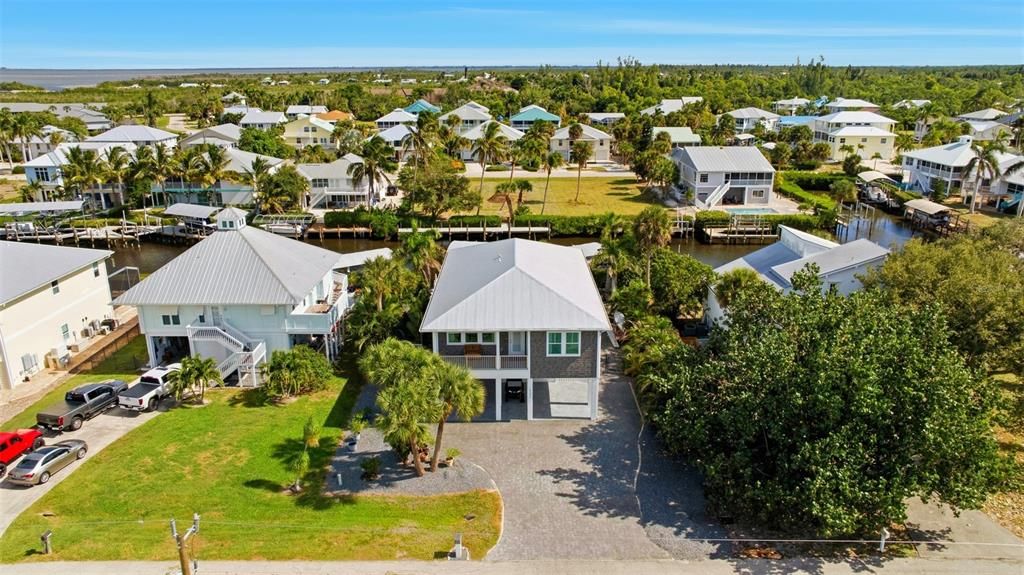 For Sale: $1,250,000 (3 beds, 2 baths, 1680 Square Feet)