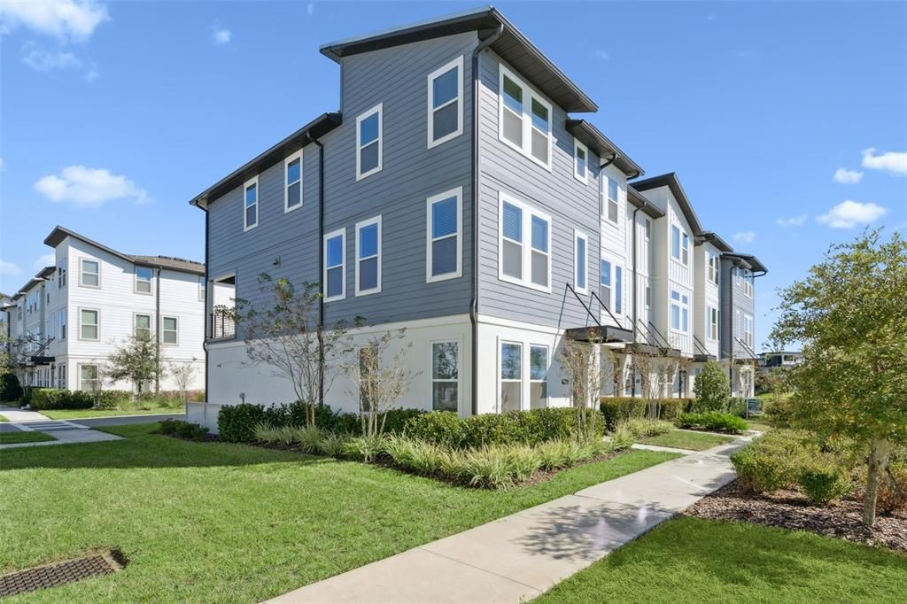 For Rent: $3,200 (3 beds, 3 baths, 2241 Square Feet)