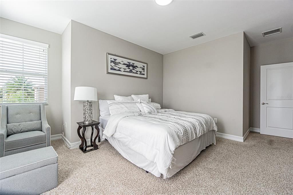 待售: $820,000 (5 贝兹, 4 浴室, 4443 平方英尺)