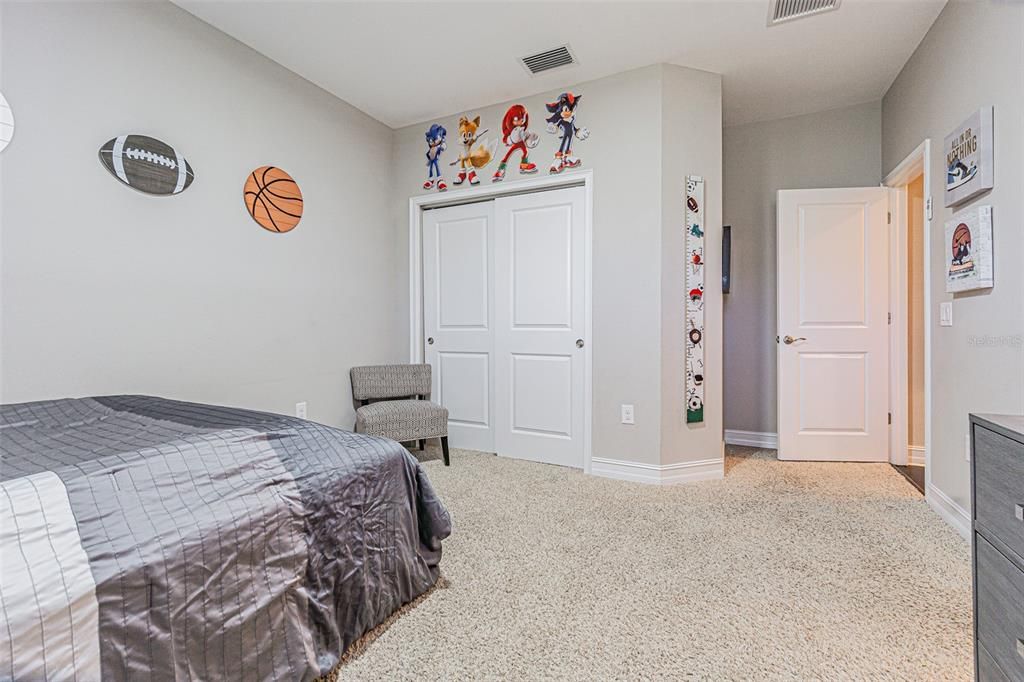 待售: $820,000 (5 贝兹, 4 浴室, 4443 平方英尺)