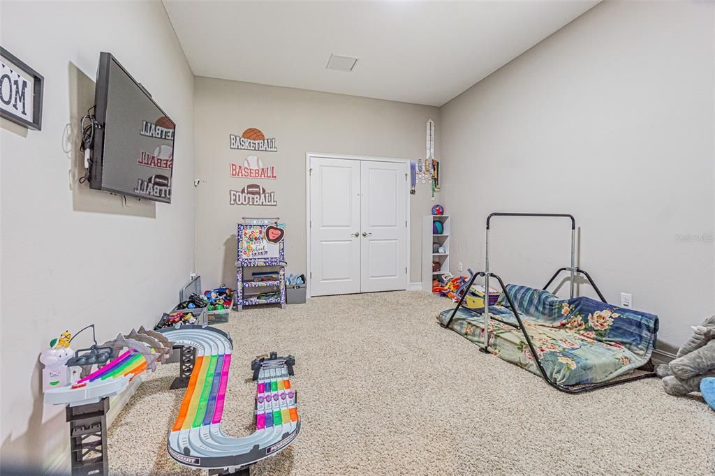 待售: $820,000 (5 贝兹, 4 浴室, 4443 平方英尺)