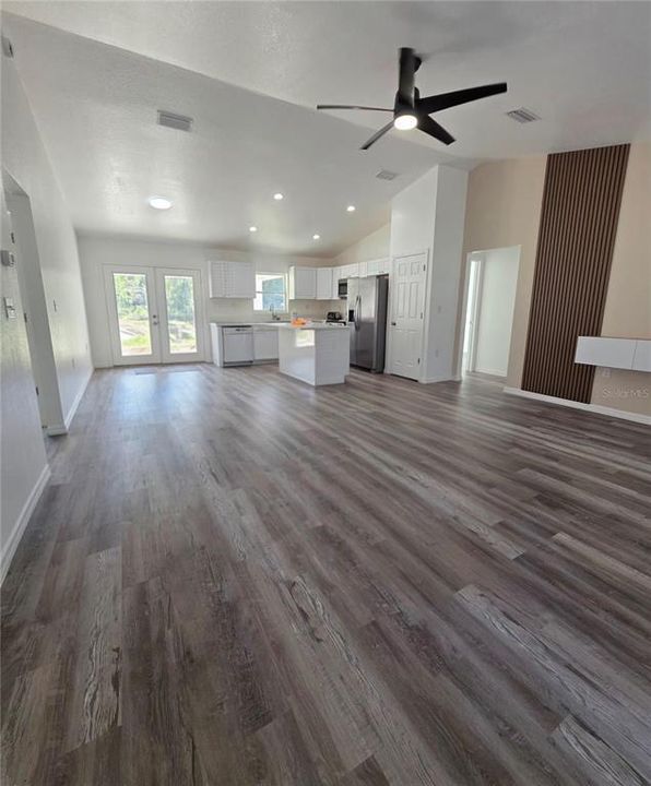 出租: $1,950 (3 贝兹, 2 浴室, 1341 平方英尺)