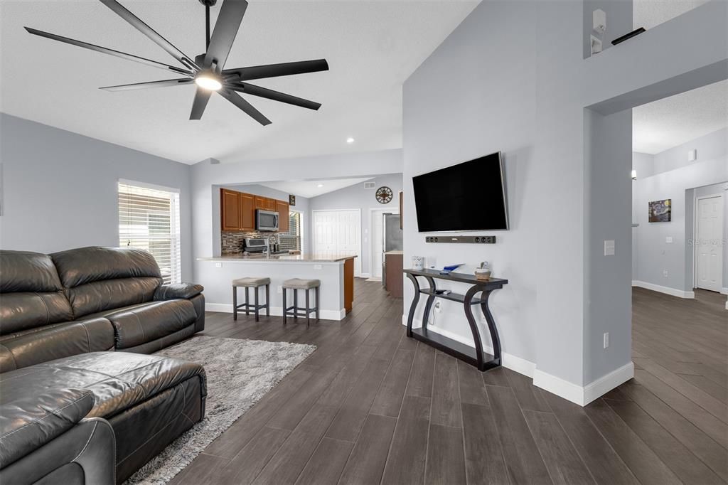 待售: $479,000 (3 贝兹, 2 浴室, 1592 平方英尺)