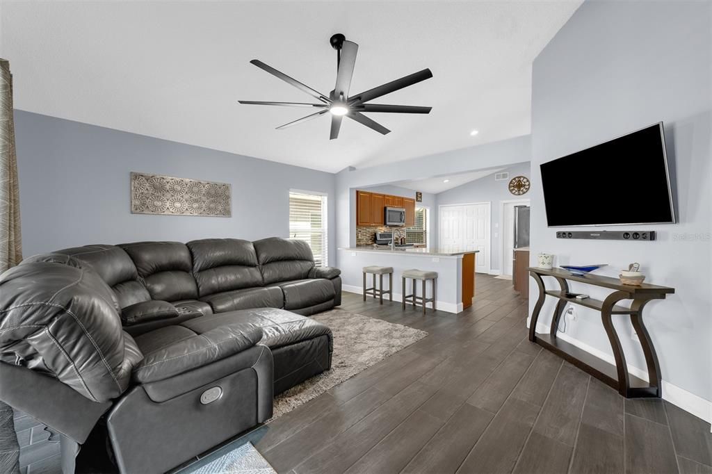 待售: $479,000 (3 贝兹, 2 浴室, 1592 平方英尺)