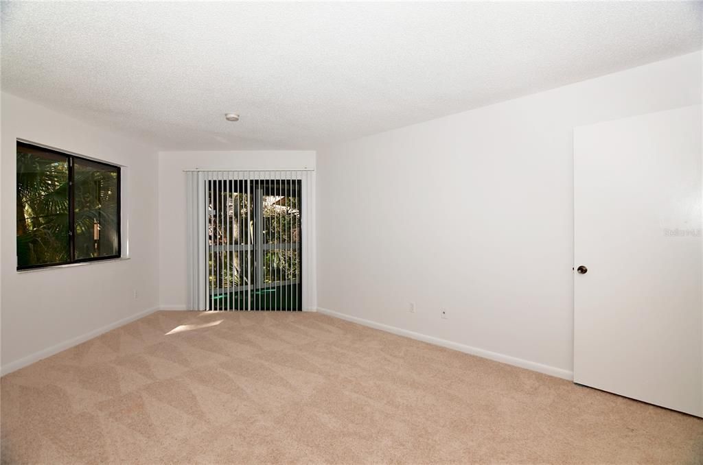 В аренду: $1,600 (2 спален, 2 ванн, 950 Квадратных фут)