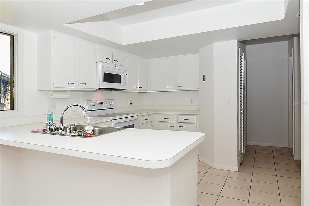 В аренду: $1,600 (2 спален, 2 ванн, 950 Квадратных фут)