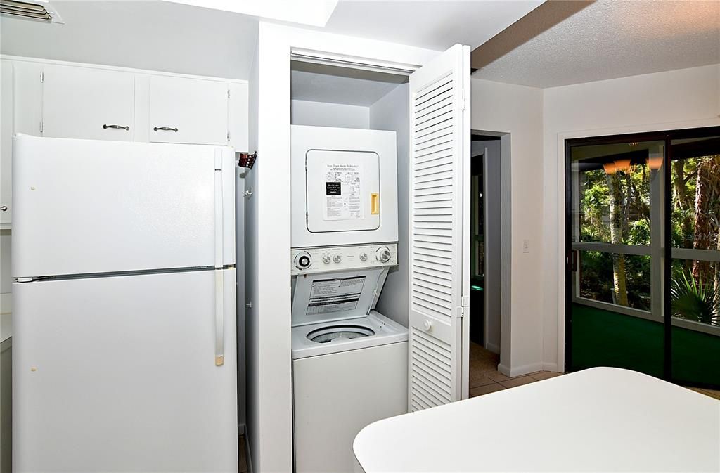 В аренду: $1,600 (2 спален, 2 ванн, 950 Квадратных фут)