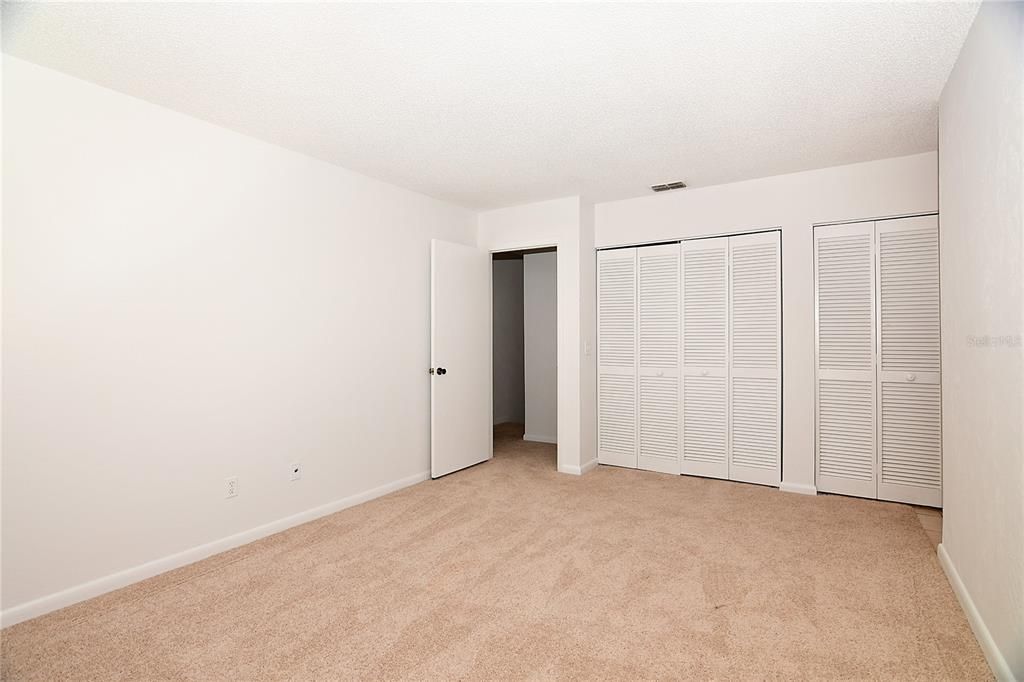 В аренду: $1,600 (2 спален, 2 ванн, 950 Квадратных фут)