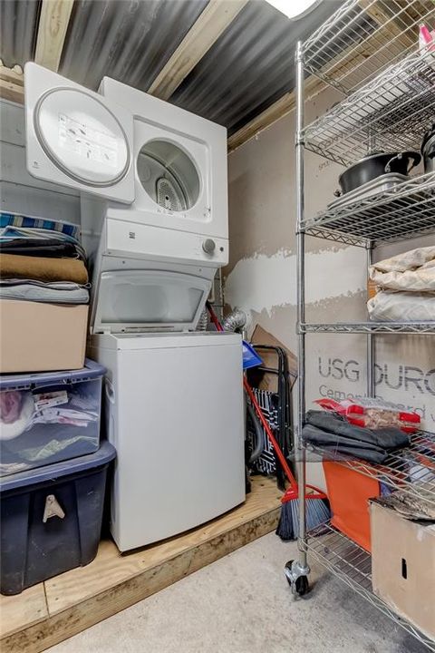 For Rent: $1,350 (1 beds, 1 baths, 420 Square Feet)