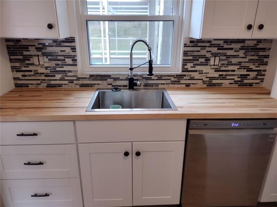 En Venta: $369,000 (2 camas, 2 baños, 1098 Pies cuadrados)