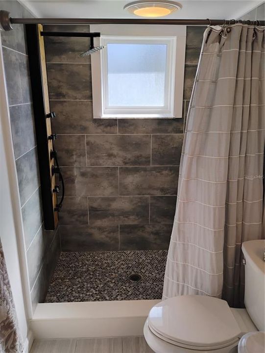 En Venta: $369,000 (2 camas, 2 baños, 1098 Pies cuadrados)