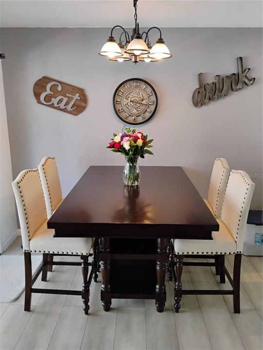 En Venta: $369,000 (2 camas, 2 baños, 1098 Pies cuadrados)