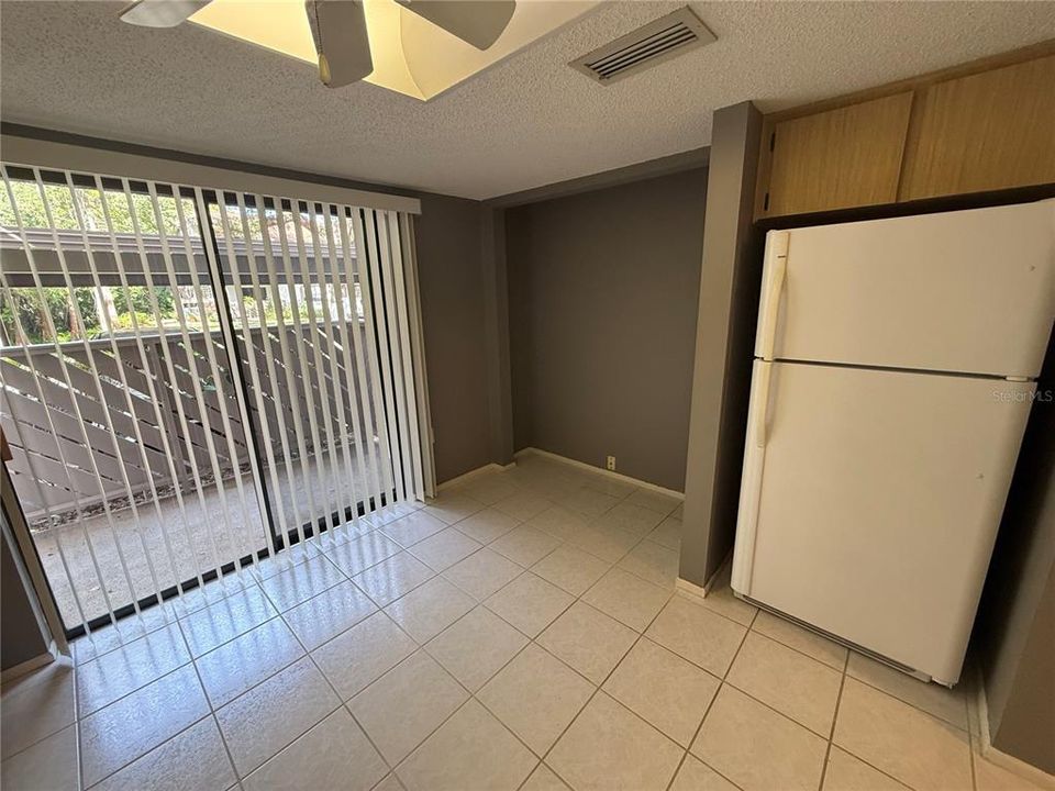 Active With Contract: $195,000 (3 beds, 2 baths, 1230 Square Feet)