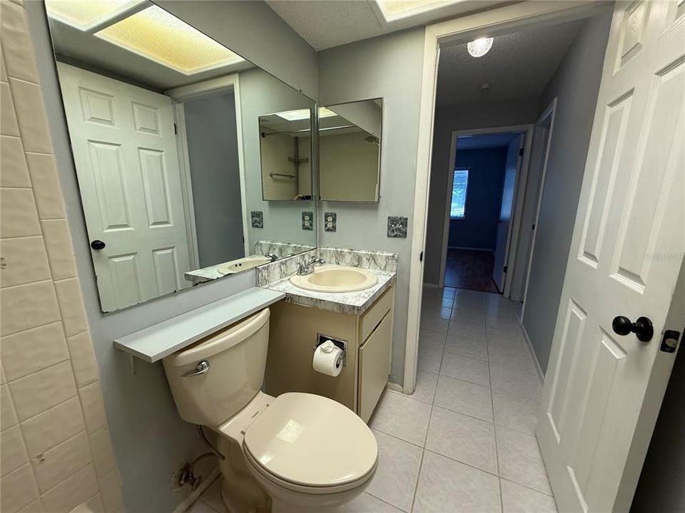 Active With Contract: $195,000 (3 beds, 2 baths, 1230 Square Feet)