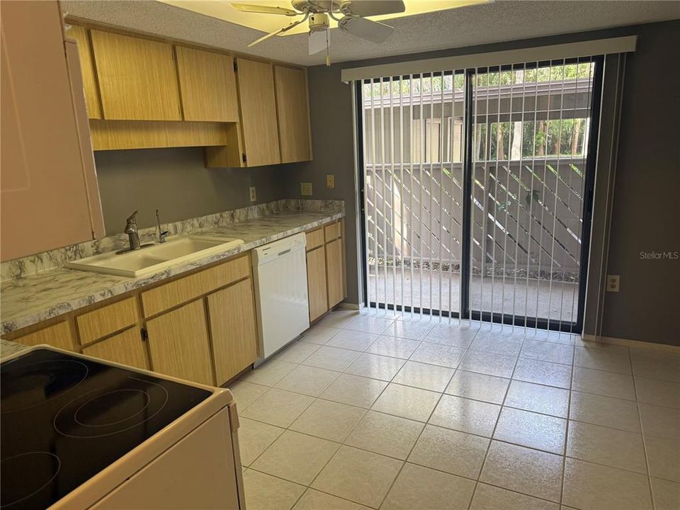 Active With Contract: $195,000 (3 beds, 2 baths, 1230 Square Feet)