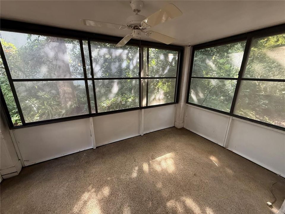 Active With Contract: $195,000 (3 beds, 2 baths, 1230 Square Feet)