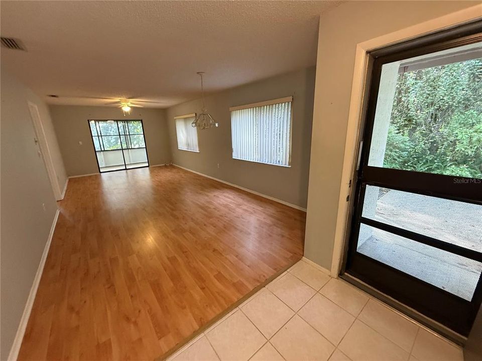 Active With Contract: $195,000 (3 beds, 2 baths, 1230 Square Feet)