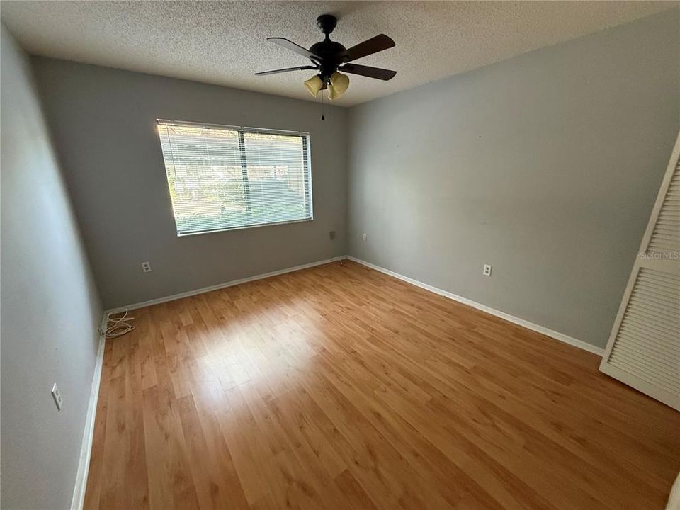 Active With Contract: $195,000 (3 beds, 2 baths, 1230 Square Feet)