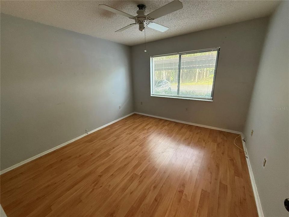 Active With Contract: $195,000 (3 beds, 2 baths, 1230 Square Feet)