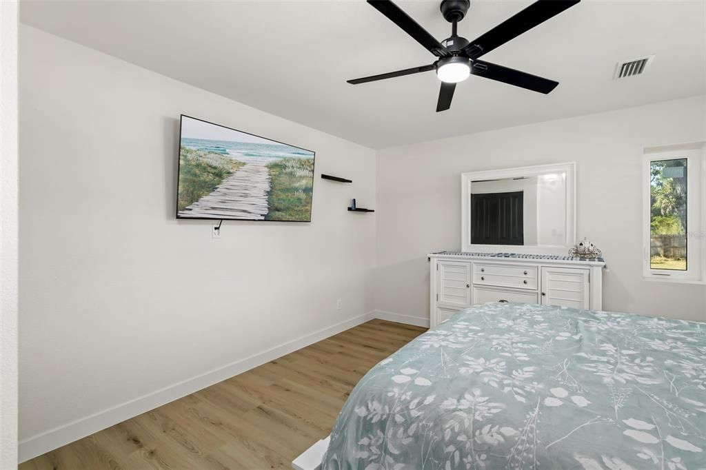 待售: $649,900 (6 贝兹, 2 浴室, 2973 平方英尺)