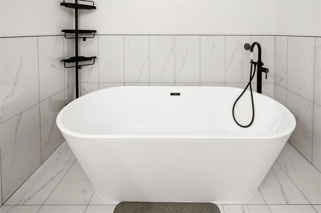 待售: $649,900 (6 贝兹, 2 浴室, 2973 平方英尺)