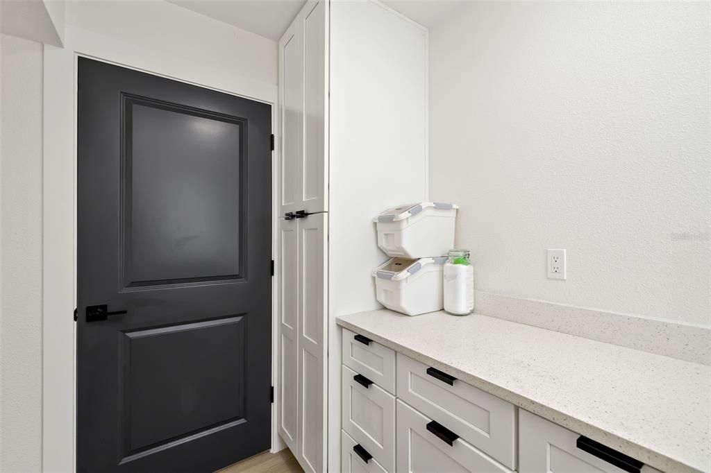 待售: $649,900 (6 贝兹, 2 浴室, 2973 平方英尺)