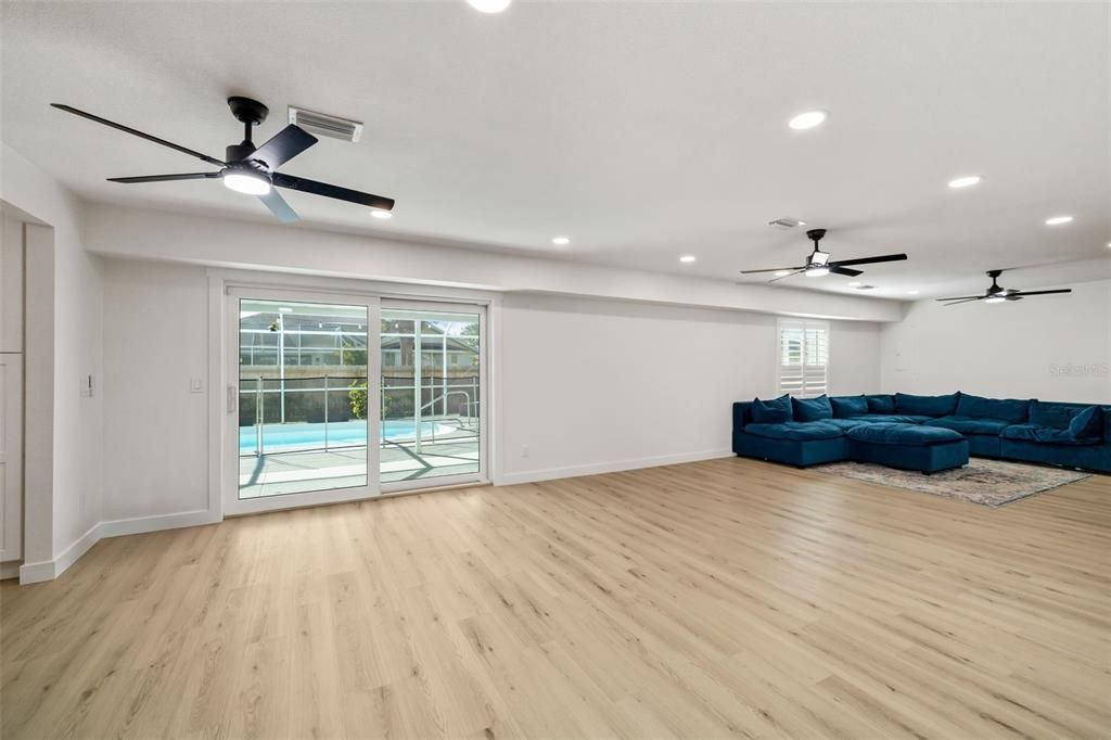 待售: $649,900 (6 贝兹, 2 浴室, 2973 平方英尺)