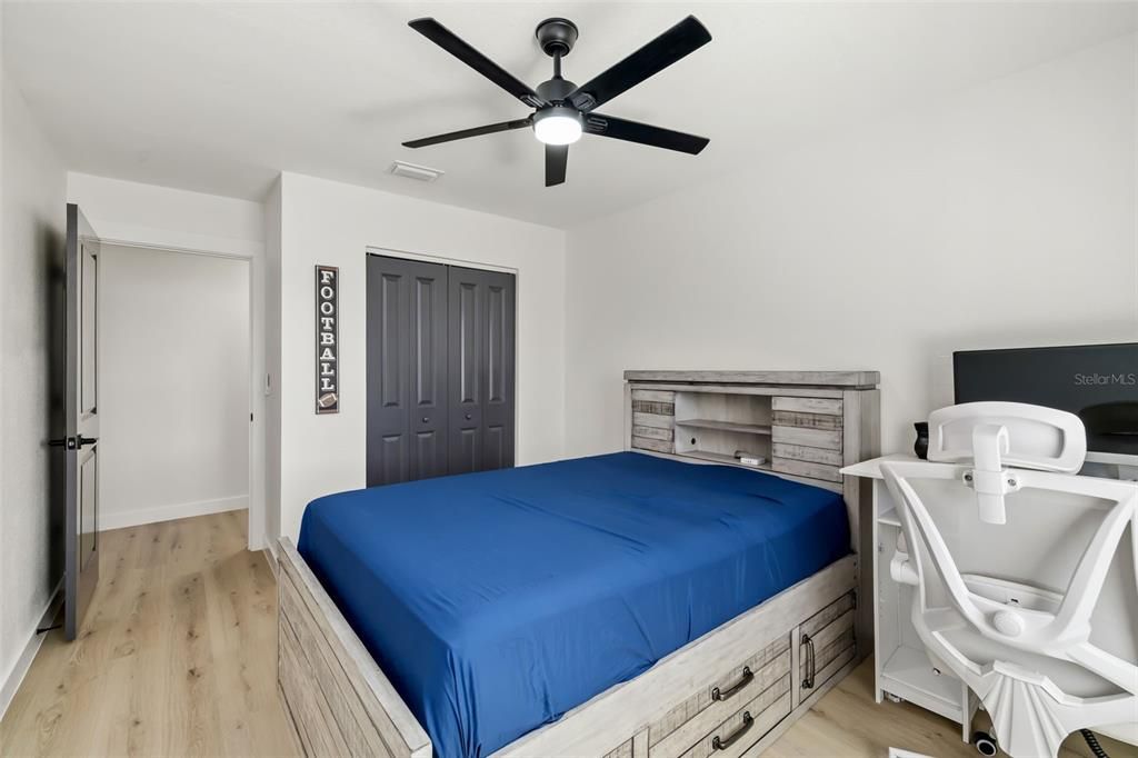 待售: $649,900 (6 贝兹, 2 浴室, 2973 平方英尺)