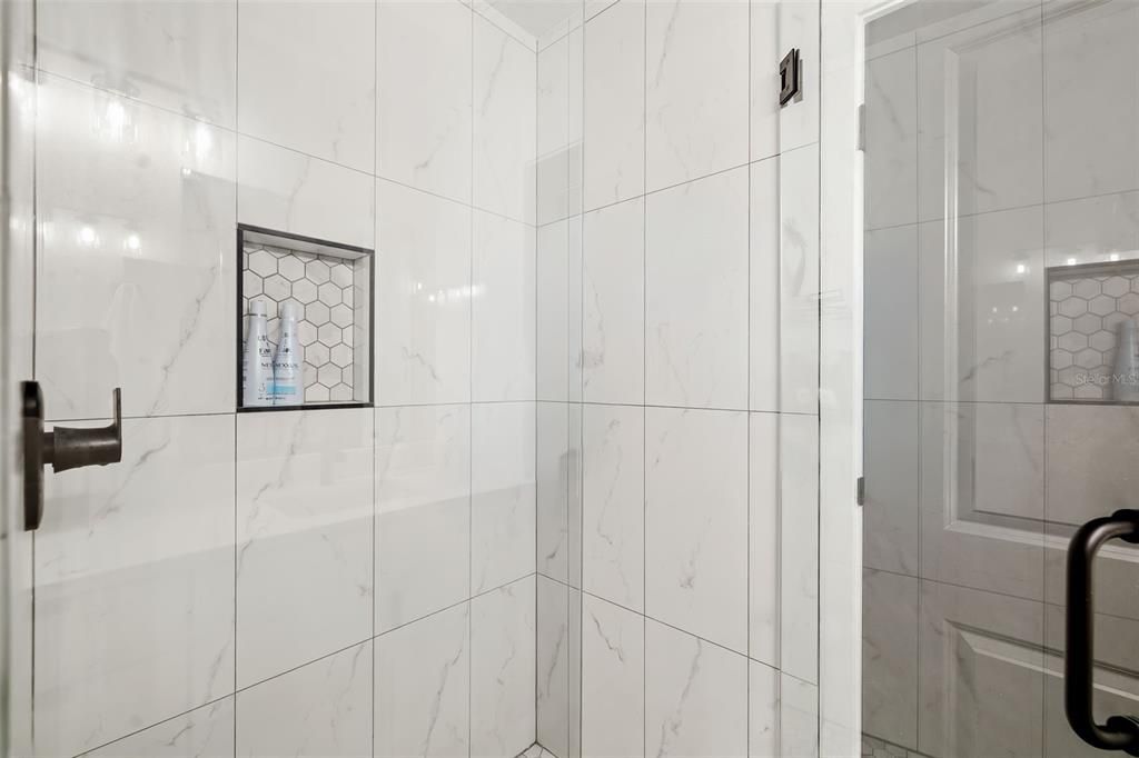 待售: $649,900 (6 贝兹, 2 浴室, 2973 平方英尺)