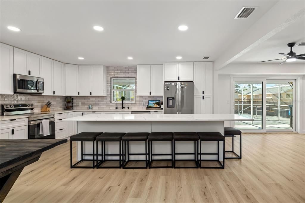 待售: $649,900 (6 贝兹, 2 浴室, 2973 平方英尺)