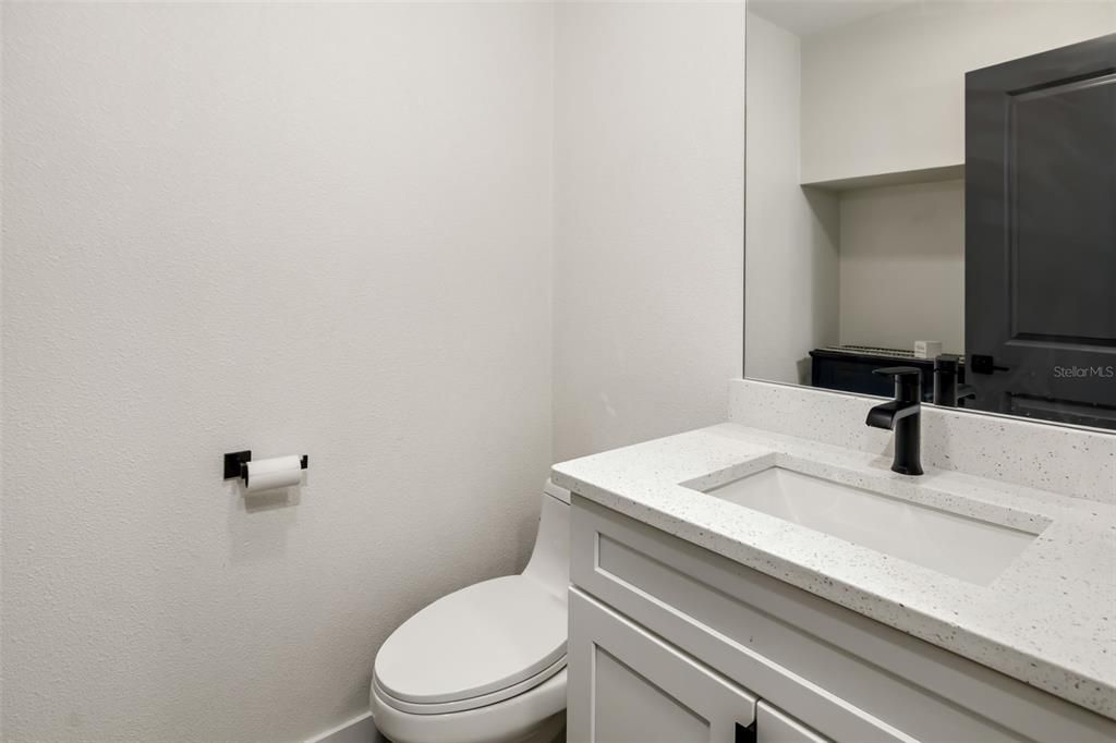 待售: $649,900 (6 贝兹, 2 浴室, 2973 平方英尺)