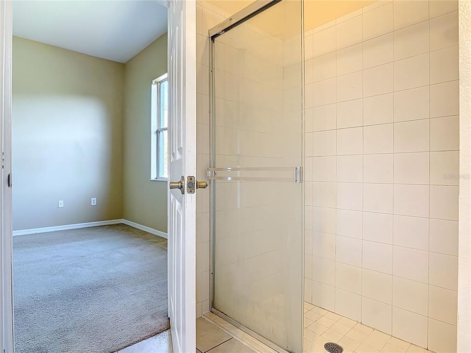 待售: $325,000 (4 贝兹, 2 浴室, 1686 平方英尺)